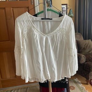 White lace blouse with 3/4 sleeves